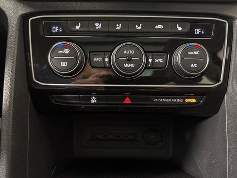 Used 2021 Volkswagen Atlas SEL AWD/4WD image 16