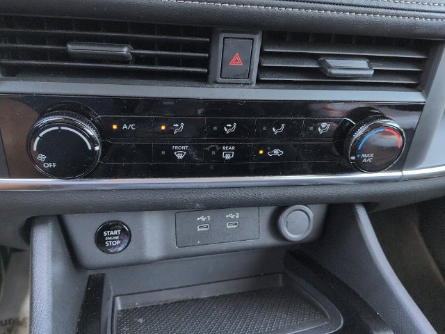 Used 2025 Nissan Rogue S FWD image 21