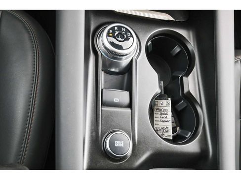 Used 2025 Ford Explorer Active w/ Active Comfort Package RWD image 26