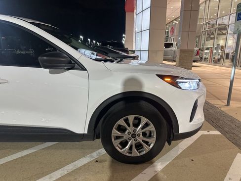 Used 2025 Ford Escape Active w/ Tech Pack #1 FWD image 11