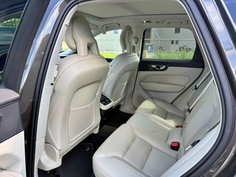 Used 2018 Volvo XC60 T6 Inscription w/ Luxury Seat Package AWD/4WD image 20
