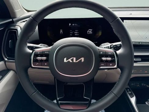 Used 2025 Kia Sorento S w/ Panoramic Sunroof Package FWD image 27