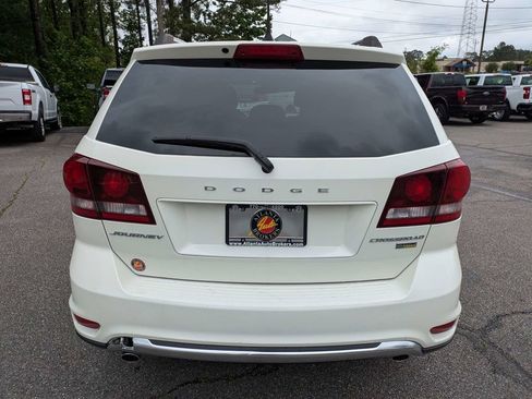 Used 2019 Dodge Journey Crossroad FWD image 5