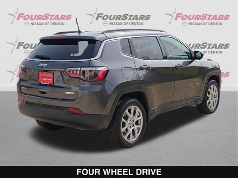 Used 2023 Jeep Compass Latitude w/ Sun and Sound Group AWD/4WD image 4