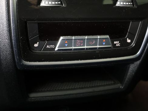 Used 2022 BMW X5 xDrive45e w/ Climate Comfort Package image 33