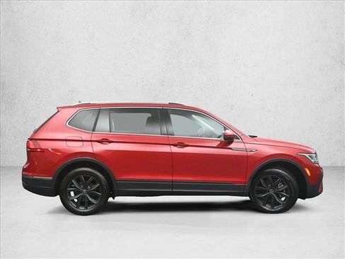 Used 2024 Volkswagen Tiguan SE image 7