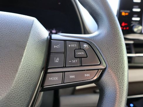 Used 2024 Toyota Sienna LE image 26