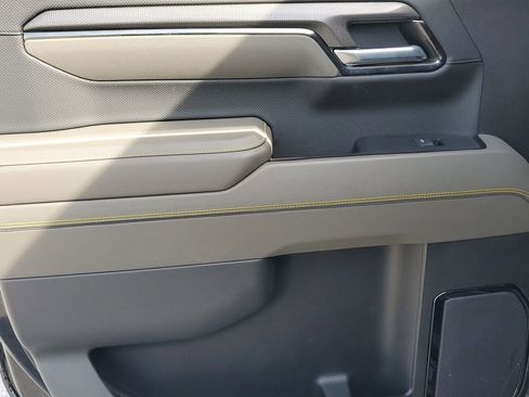 Used 2024 Chevrolet Silverado 1500 ZR2 w/ Technology Package image 43