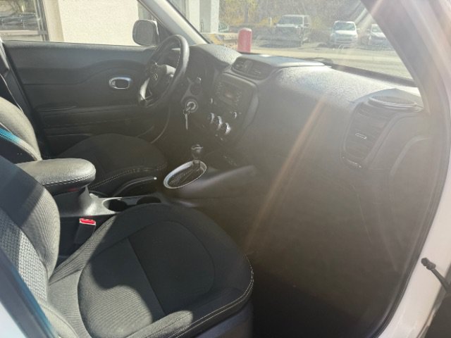 Used 2014 Kia Soul + FWD image 13