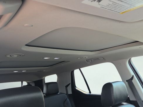 Used 2020 Chevrolet Traverse Premier AWD/4WD image 89