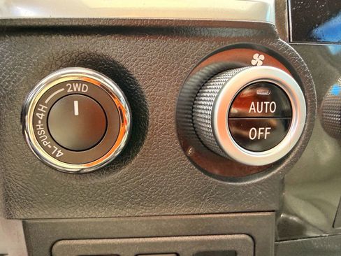 Used 2020 Toyota Sequoia Limited w/ Safety & Convenience Package AWD/4WD image 29