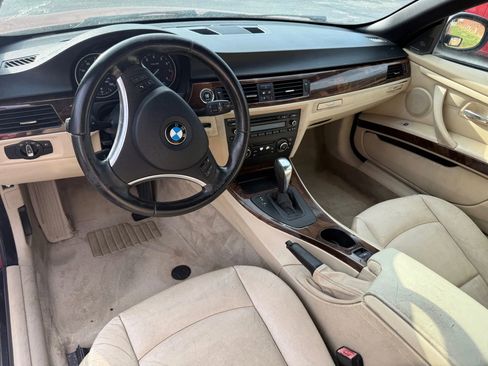 Used 2011 BMW 328i Convertible image 16