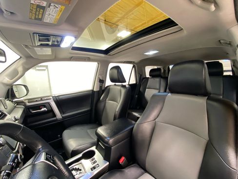Used 2018 Toyota 4Runner SR5 Premium image 17