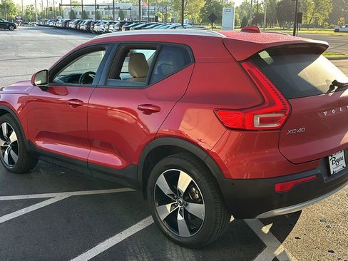Used 2019 Volvo XC40 T5 Momentum AWD/4WD image 4