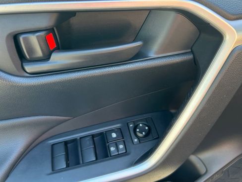 Used 2023 Toyota RAV4 LE image 23