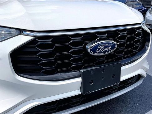 Used 2023 Ford Escape ST-Line Select AWD/4WD image 28