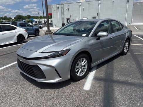 Used 2026 Toyota Camry LE FWD image 4