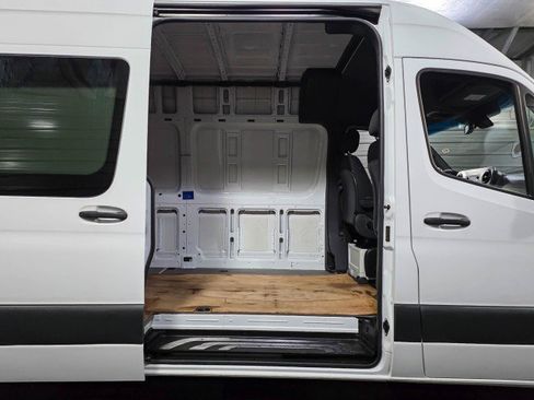 Used 2019 Mercedes-Benz Sprinter 170 image 10