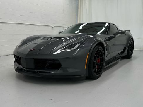 Used 2017 Chevrolet Corvette Z06 RWD image 2