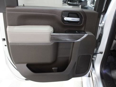 Used 2021 Chevrolet Silverado 2500 LTZ w/ LTZ Convenience Package image 18