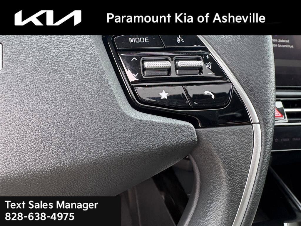 Certified 2023 Kia Niro Wave FWD image 12