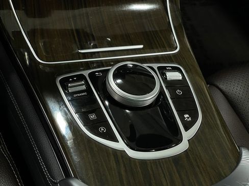 Used 2017 Mercedes-Benz GLC 300 4MATIC image 26