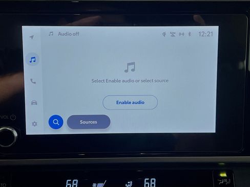 Used 2025 Toyota Camry SE image 27