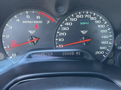 Used 2001 Chevrolet Corvette Convertible w/ Preferred Equipment Group2 RWD image 27