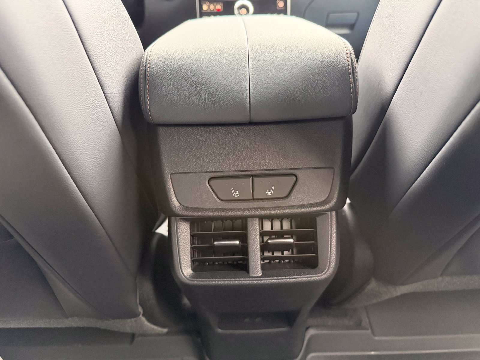 New 2027 GMC Terrain AT4 w/ Convenience Package III AWD/4WD image 36
