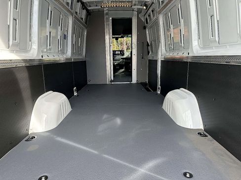 New 2025 Mercedes-Benz Sprinter 2500 image 10