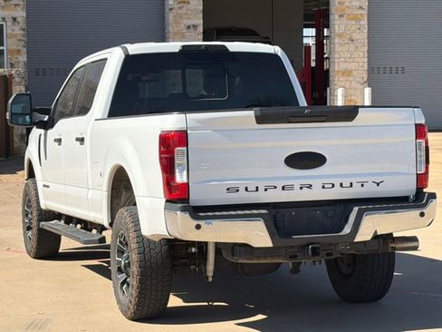 Used 2017 Ford F250 XLT w/ XLT Premium Package image 5