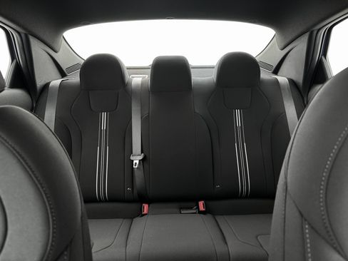 Certified 2025 Hyundai Elantra Sport image 16