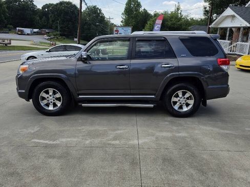 Used 2013 Toyota 4Runner SR5 w/ Convenience Pkg RWD image 2