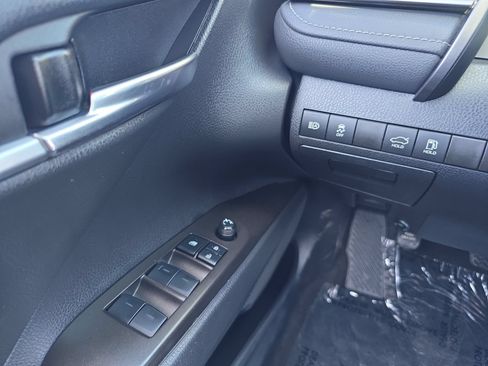 Certified 2022 Toyota Camry SE FWD image 22