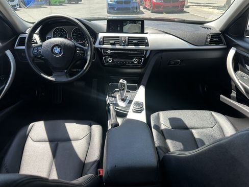 Used 2017 BMW 320i Sedan RWD image 17