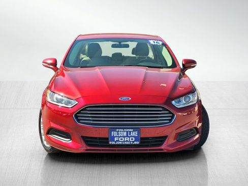 Used 2016 Ford Fusion SE image 2
