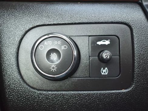 Used 2007 Chevrolet Impala LTZ FWD image 16
