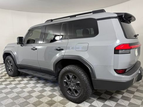 Used 2024 Lexus GX 550 AWD/4WD image 4