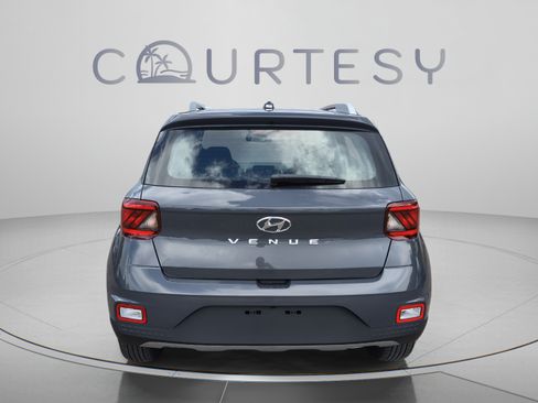New 2026 Hyundai Venue SEL FWD image 4