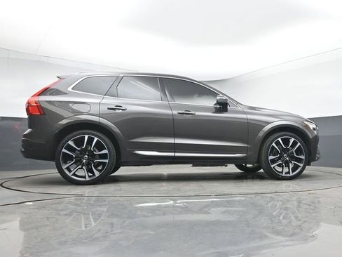 Used 2023 Volvo XC60 B5 Ultimate FWD image 42