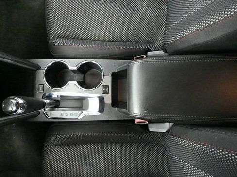 Used 2017 Chevrolet Equinox LT w/ Convenience Package image 29