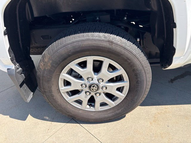Used 2025 Toyota Tacoma SR5 AWD/4WD image 10