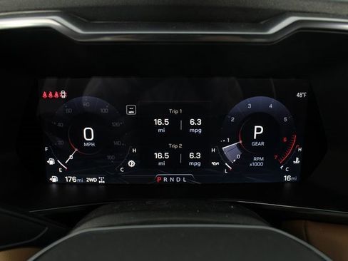 New 2026 GMC Canyon AT4 w/ Off-Road Front Bumper Package image 11