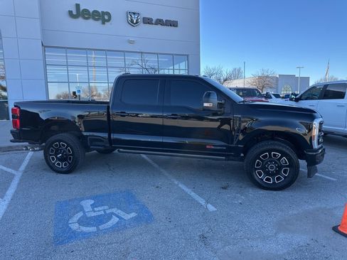 Used 2025 Ford F350 Platinum image 34