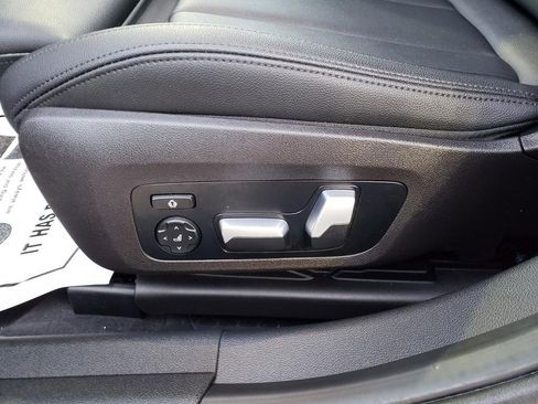 Used 2021 BMW 330i xDrive Sedan w/ Premium Package image 19