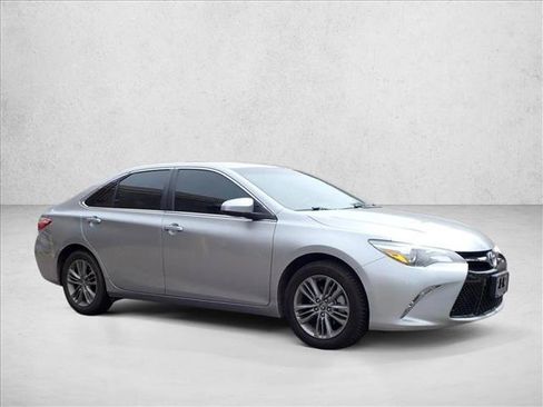 Used 2016 Toyota Camry SE FWD image 5