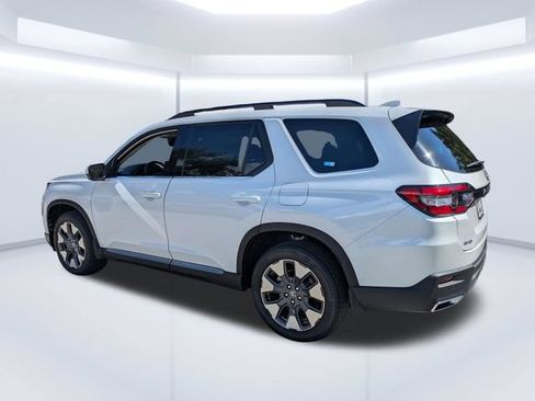 New 2026 Honda Pilot Touring image 6