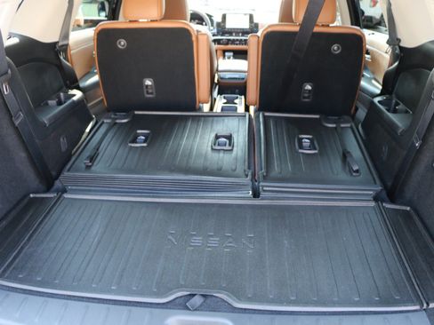 Used 2025 Nissan Pathfinder Platinum AWD/4WD image 35