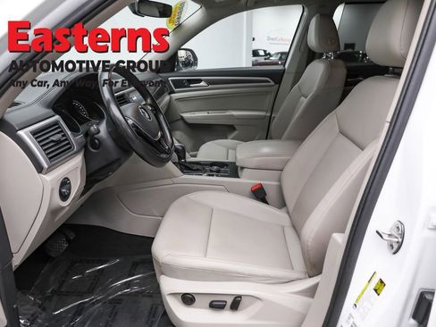 Used 2019 Volkswagen Atlas SE w/ Towing Package image 14