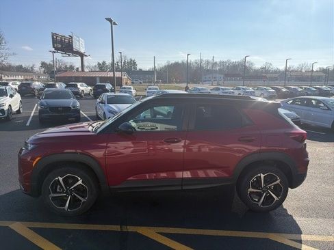 Used 2021 Chevrolet TrailBlazer RS w/ Sun and Liftgate Package image 3